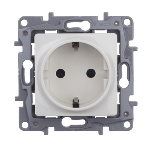 Socket Legrand NILOE 764529 , 16A, child protection, white