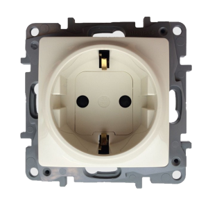 Socket Legrand NILOE 764629, 16A, child protection, cream